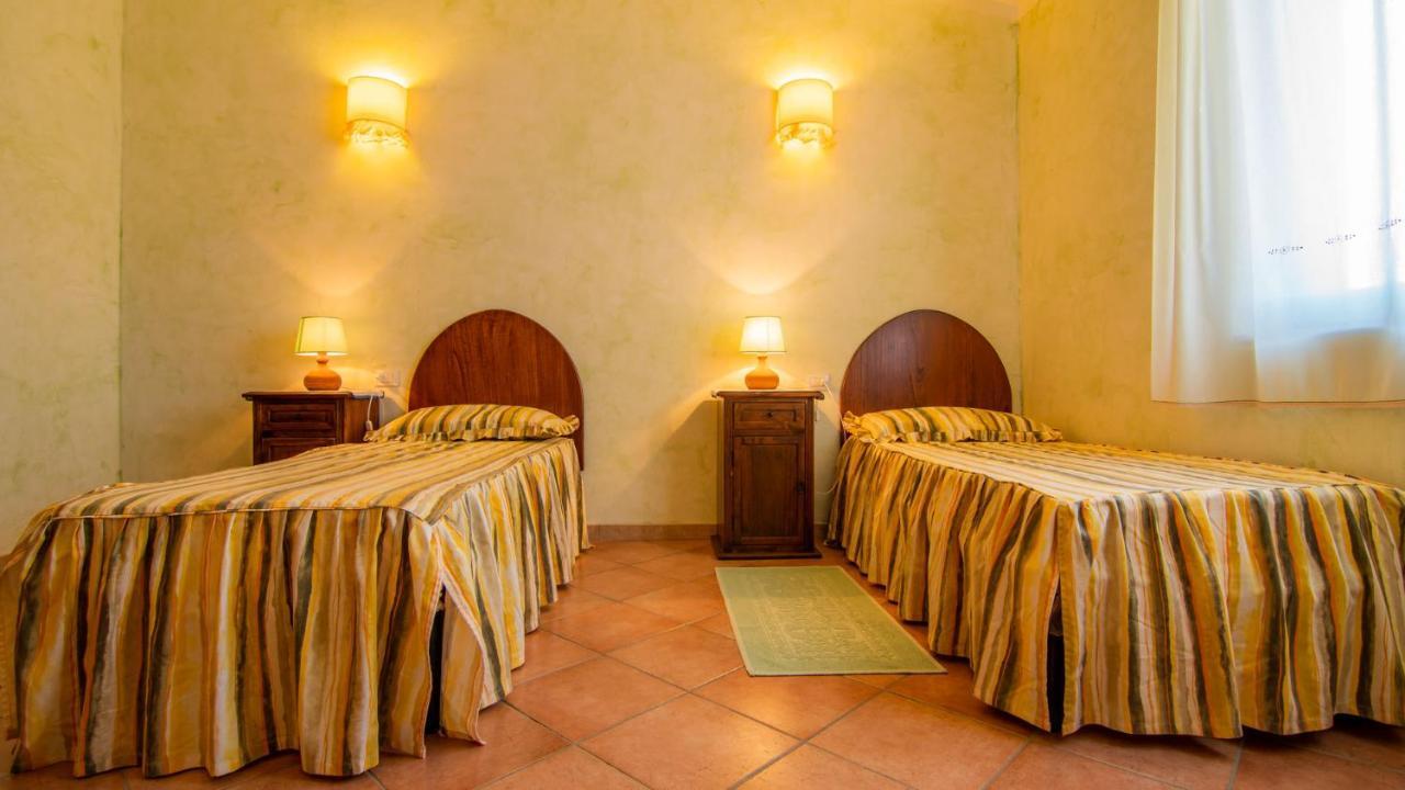 Agriturismo Carrucana Martis ภายนอก รูปภาพ